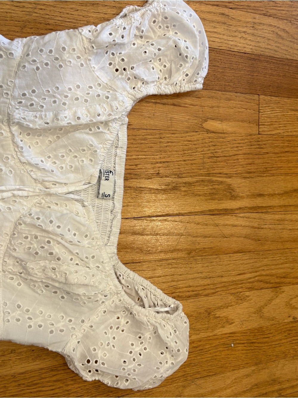 Hollister White Eyelet Puff Sleeve Crop Top